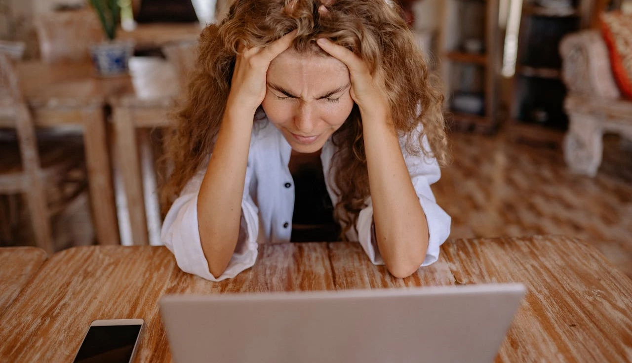Estupro virtual uma realidade sombria no mundo online